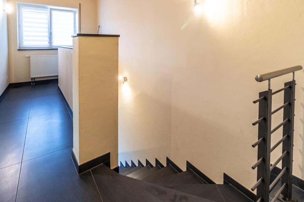 Maisonette-Wohnung Mit 5 Schlafzimmern Woerrstadt Exterior photo